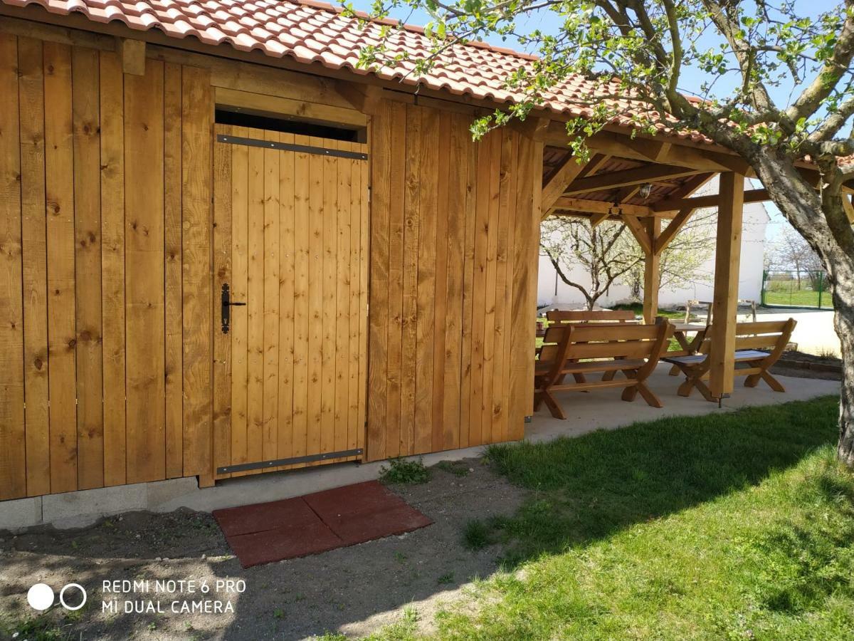 Ubytovani Ve Stodole Stráž nad Nežárkou Exterior foto